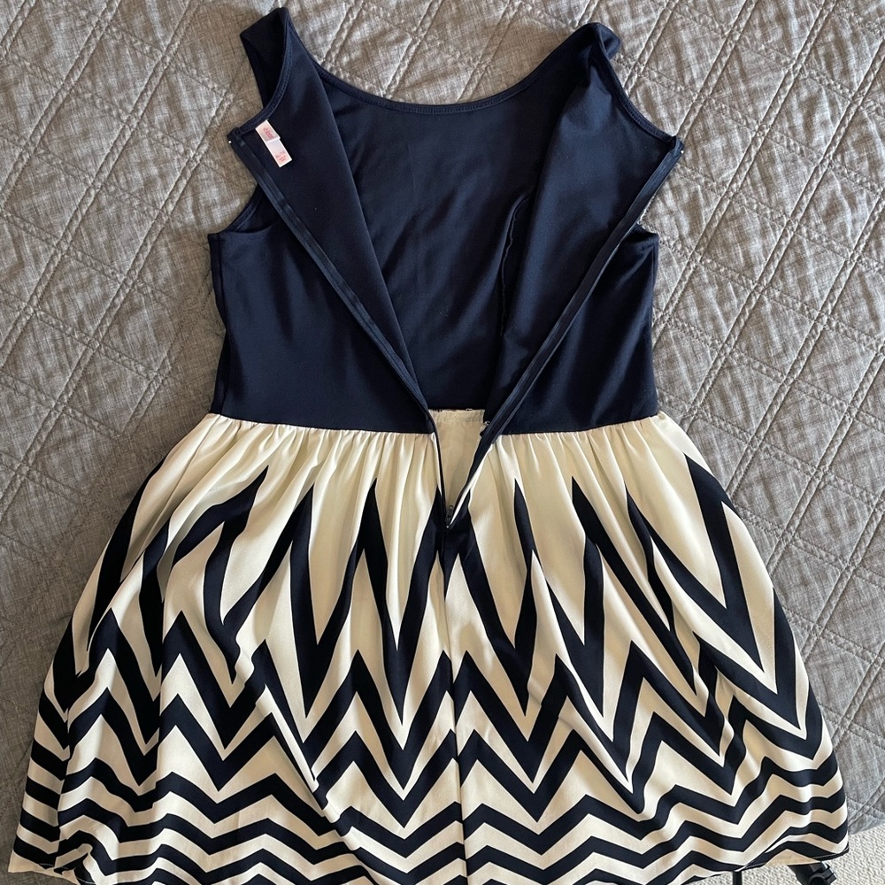 Xhilaration Junior Size XL Navy Blue Ivory White Sleeveless Tank Chevron Dress - Picture 7 of 7